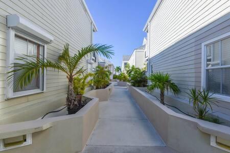 New Casa Caribe By Brightwild- Two-Story Condo Rooftop Pool Кі-Вест Екстер'єр фото